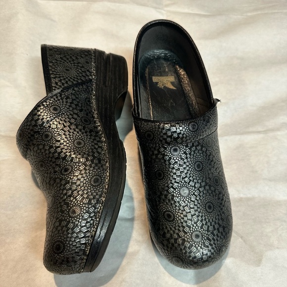 Dansko Black Mules Comfortable Clogs - Picture 9 of 11